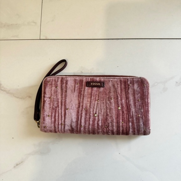 Fossil Zip Around Jori Wristlet Pink Velvet Pearl - Picture 1 of 5